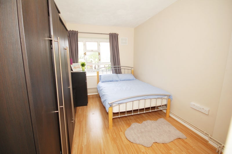 Room Mortimer Place in Greater London