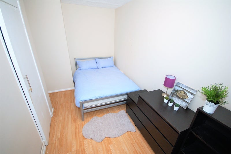 Room Mortimer Place in Greater London
