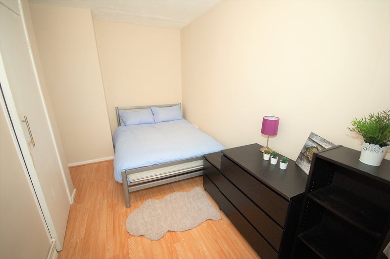Room Mortimer Place in Greater London