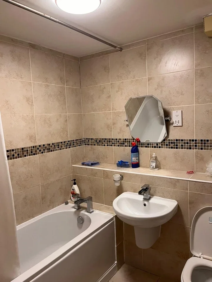 Room Harlinger Street in Greater London