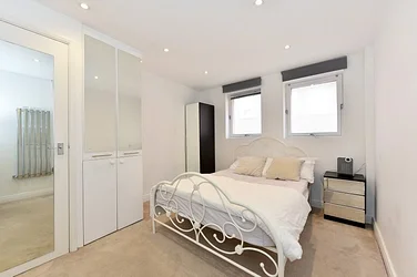 Flat Great Newport Street in City of Westminster