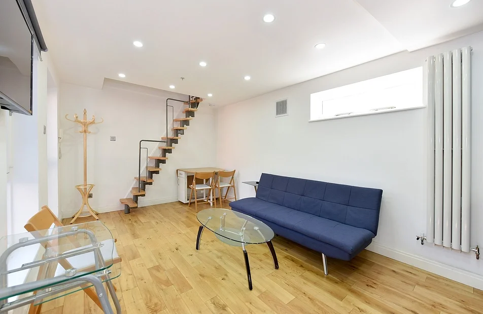 Flat Great Newport Street in City of Westminster