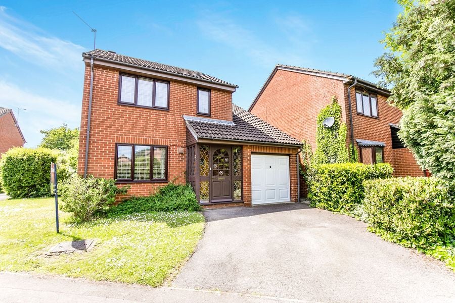 House Chalfont Way in Reading