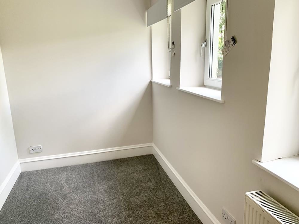 Flat Broomhill Road in London
