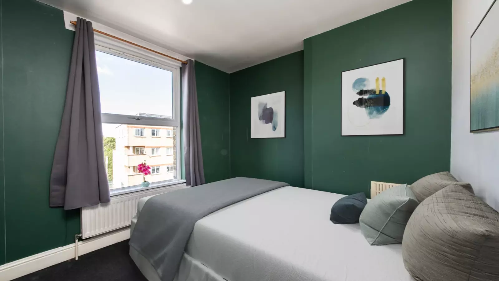Room Taybridge Road in Greater London