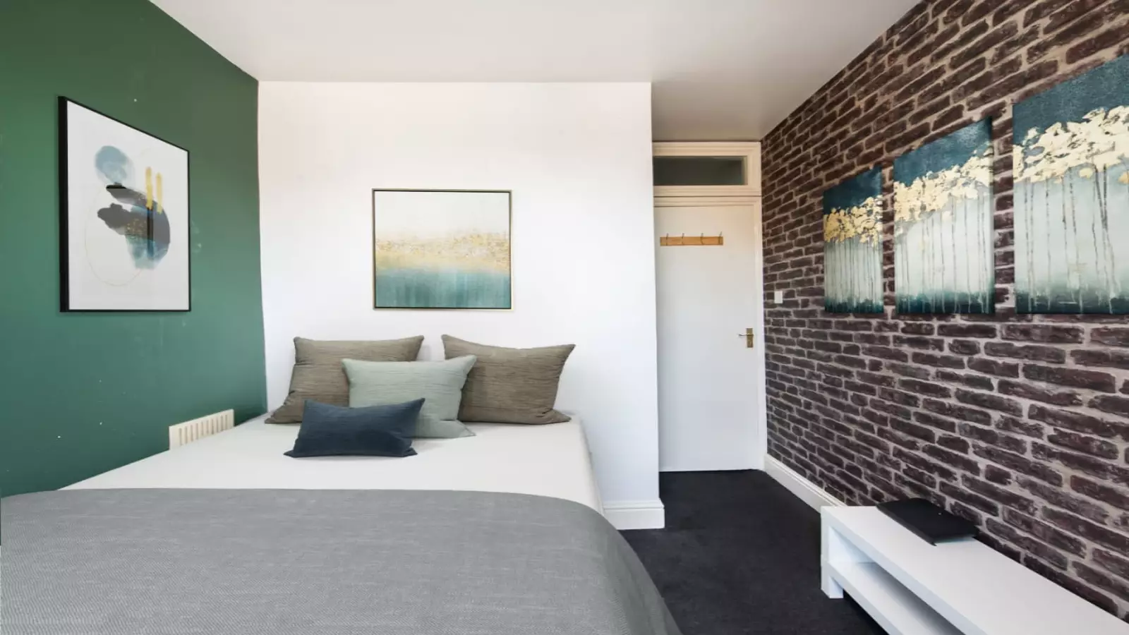 Room Taybridge Road in Greater London