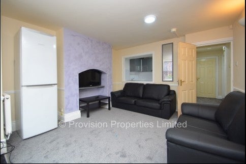 Flat Regent Park Terrace in Leeds