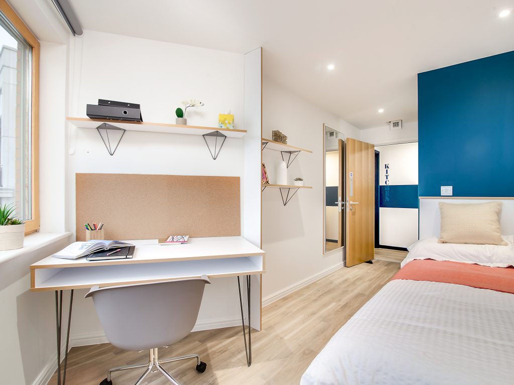 Room Imperial Road in Greater London