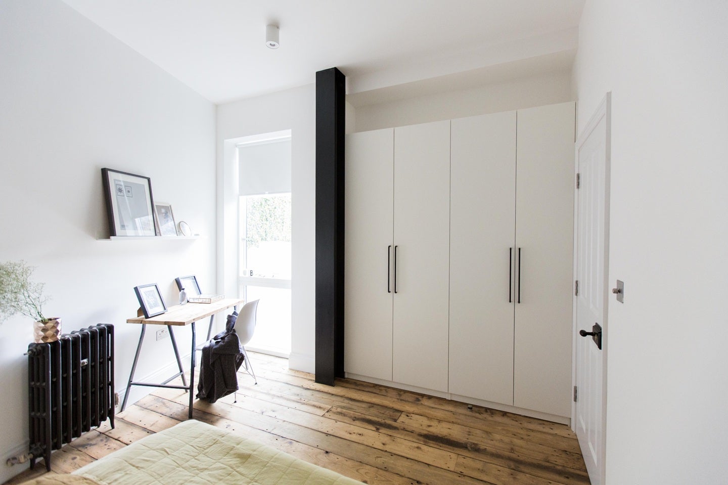Flat Colvestone Crescent in Greater London