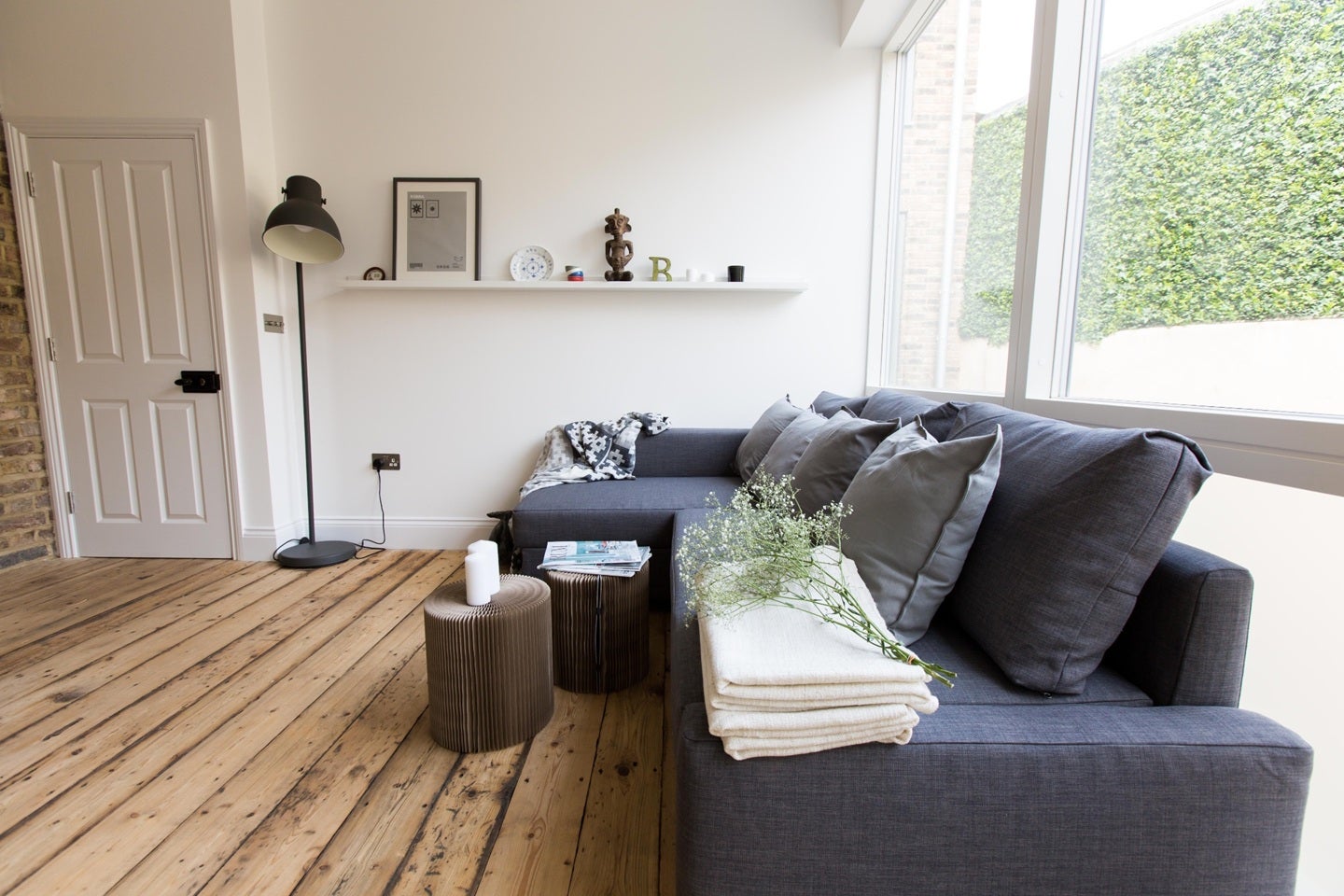 Flat Colvestone Crescent in Greater London