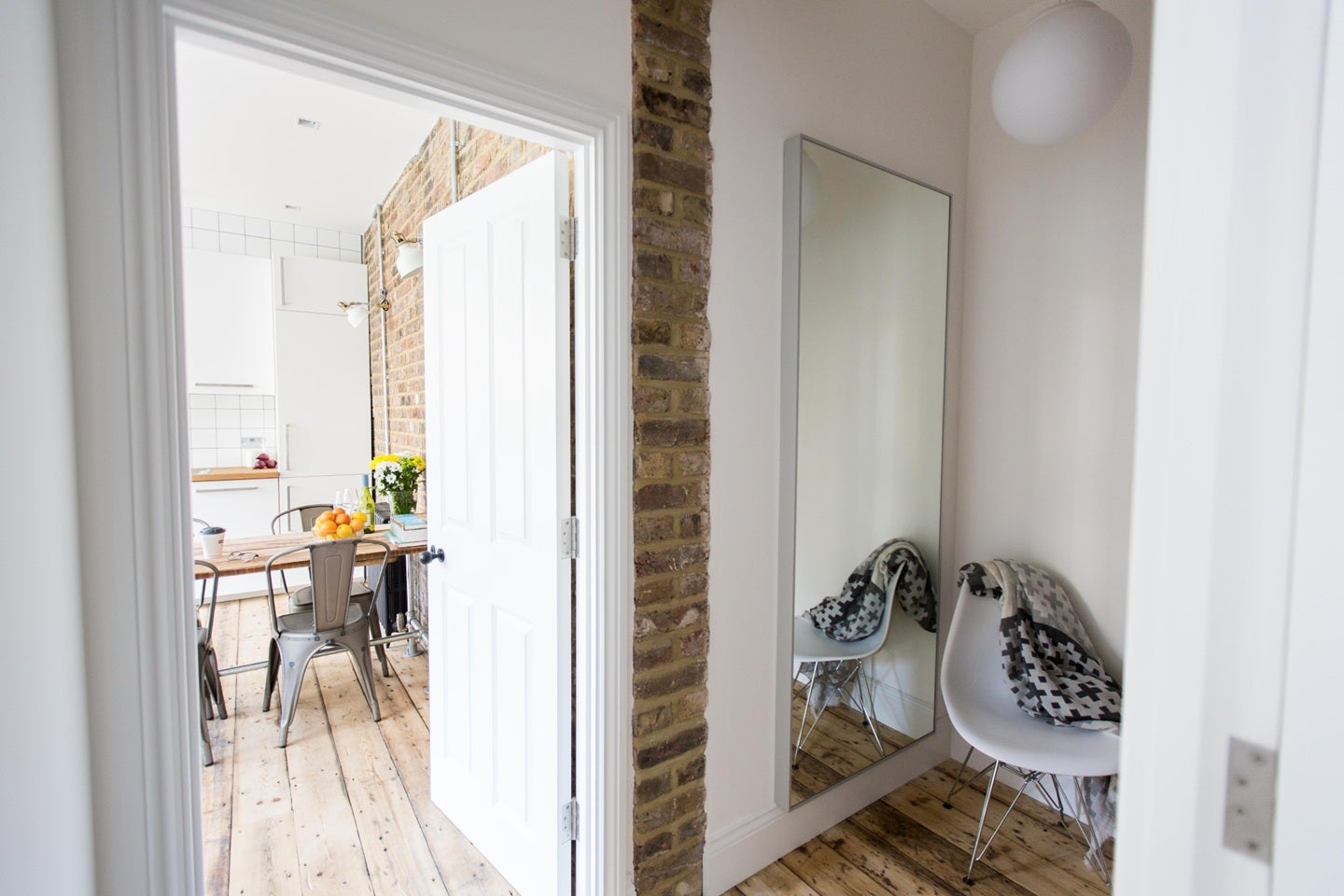 Flat Colvestone Crescent in Greater London
