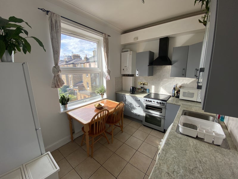 Room Finsbury Park Road in Greater London