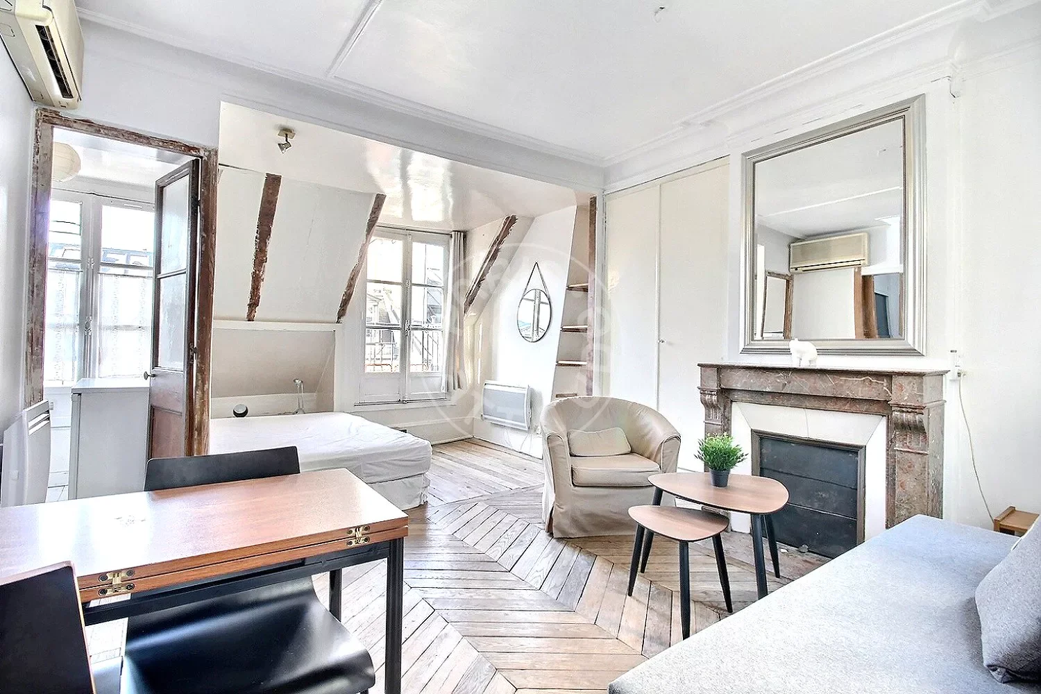 Appartement Rue de Verneuil à Paris