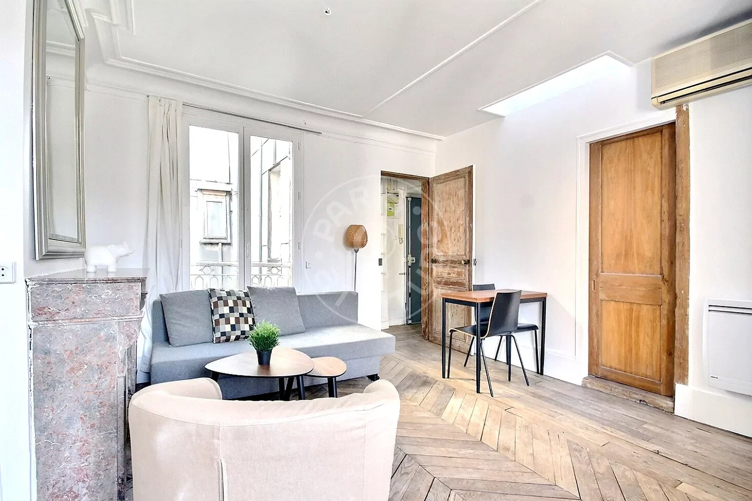 Appartement Rue de Verneuil à Paris