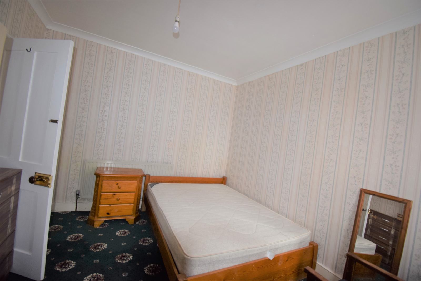 Flat First Avenue in Greater London