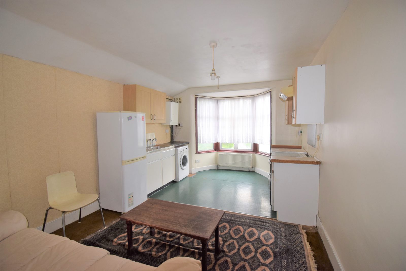 Flat First Avenue in Greater London