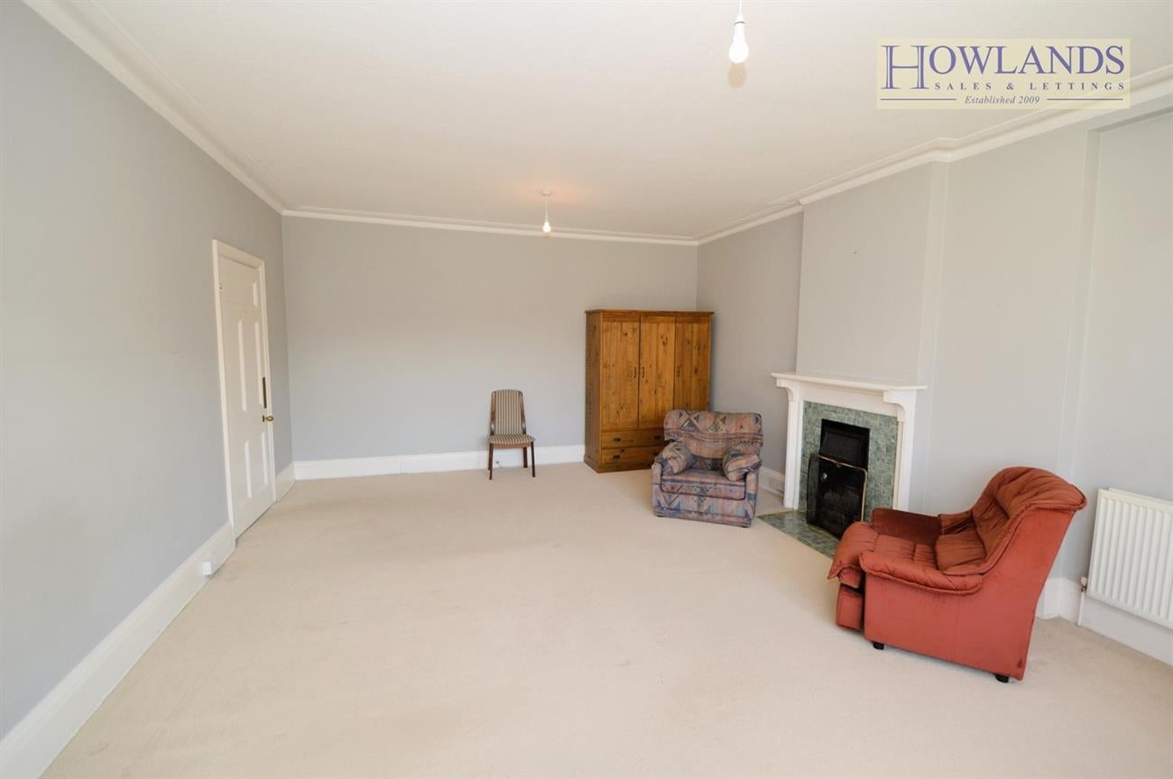Flat Westwood Road in Surrey Heath