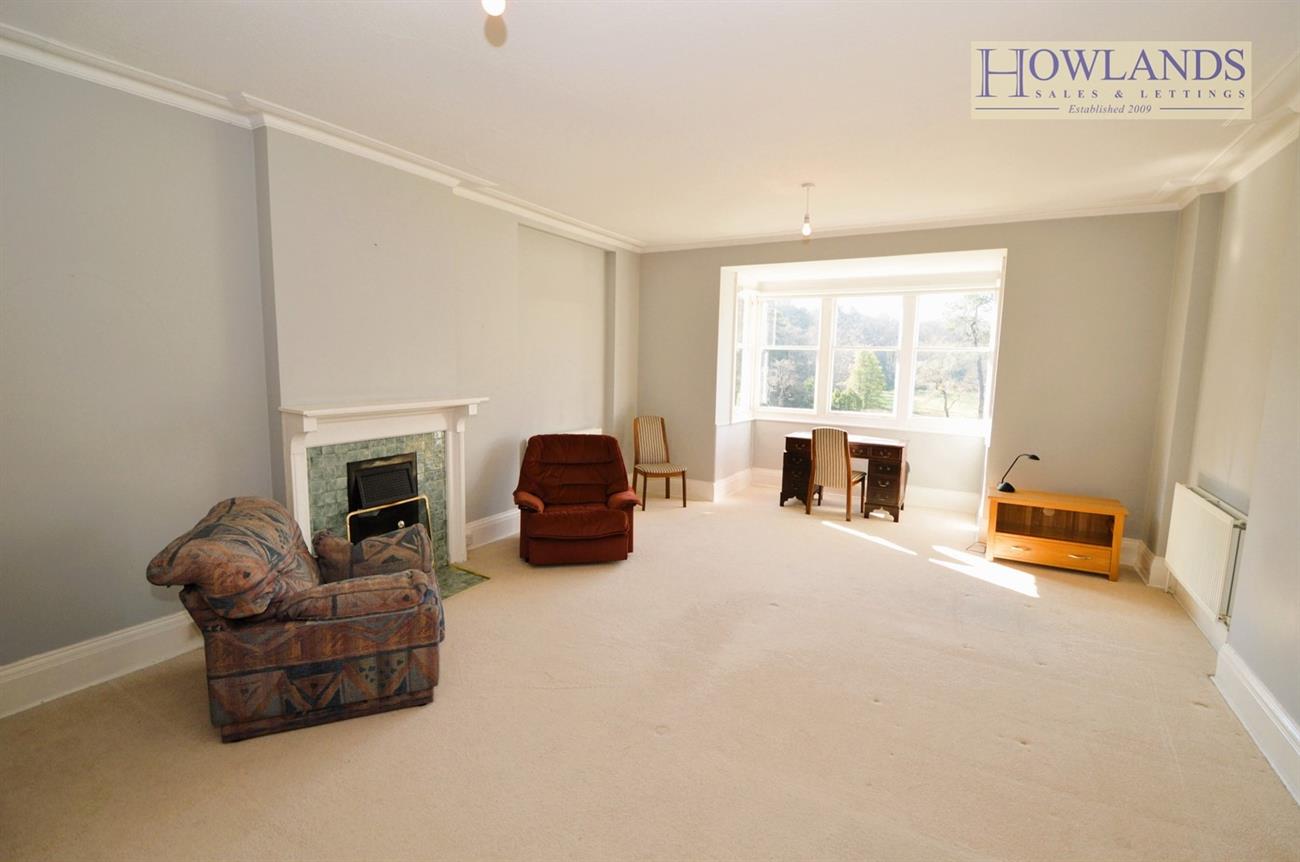 Flat Westwood Road in Surrey Heath