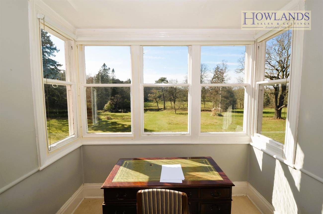 Flat Westwood Road in Surrey Heath