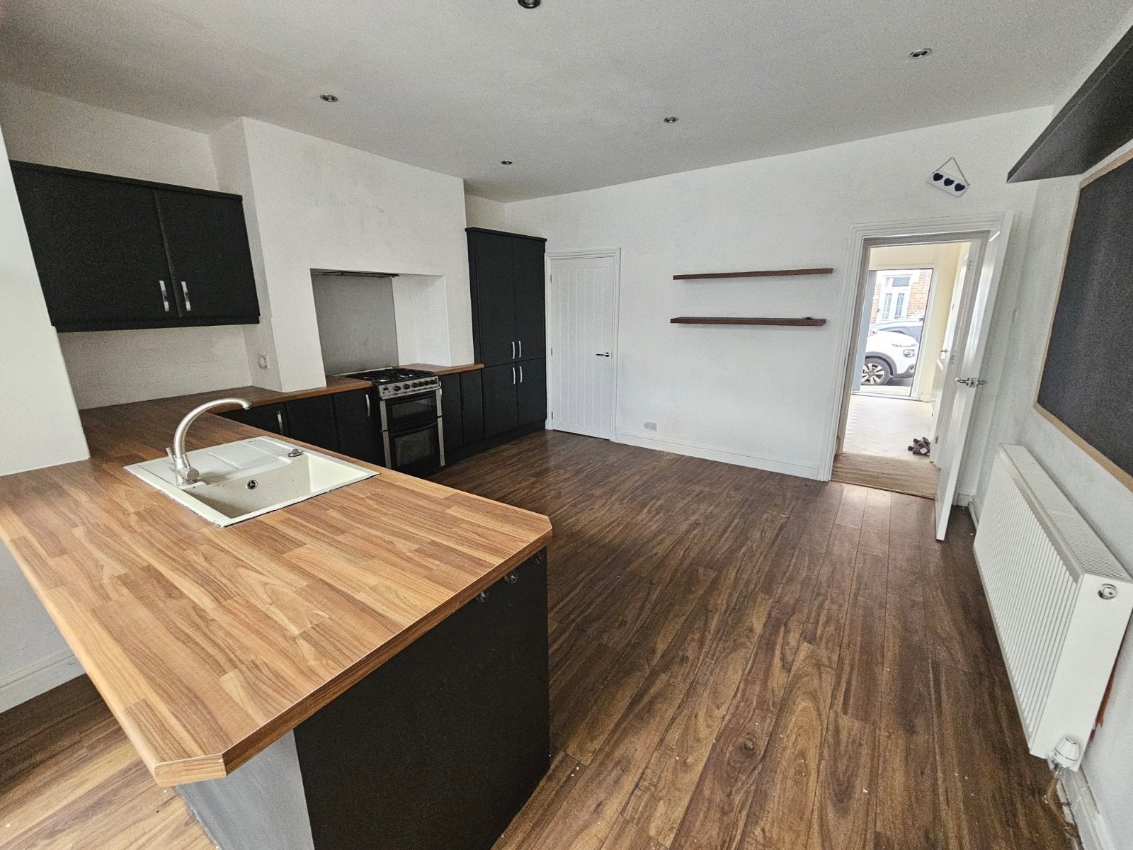 Flat Dixon Street in Wakefield