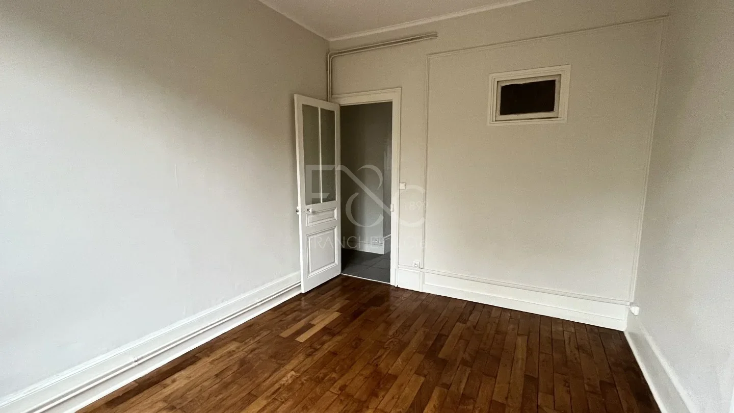 Flat Avenue Berthelot in Lyon