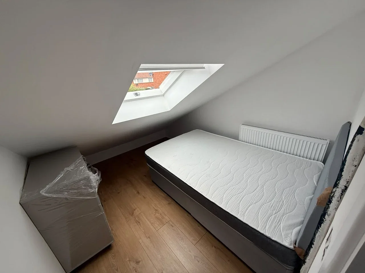 Room Cherbury Close in Greater London