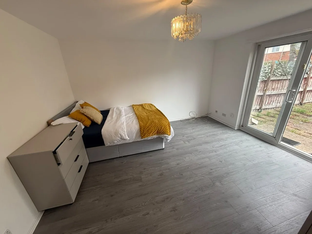 Room Cherbury Close in Greater London