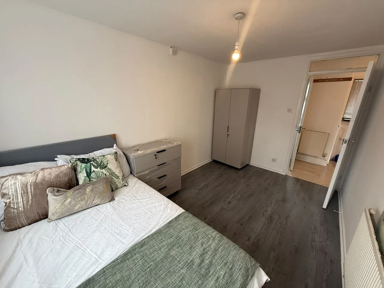 Room Cherbury Close in Greater London