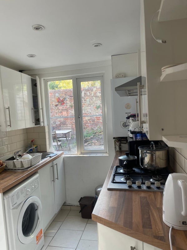 Room Kingston Vale in Greater London