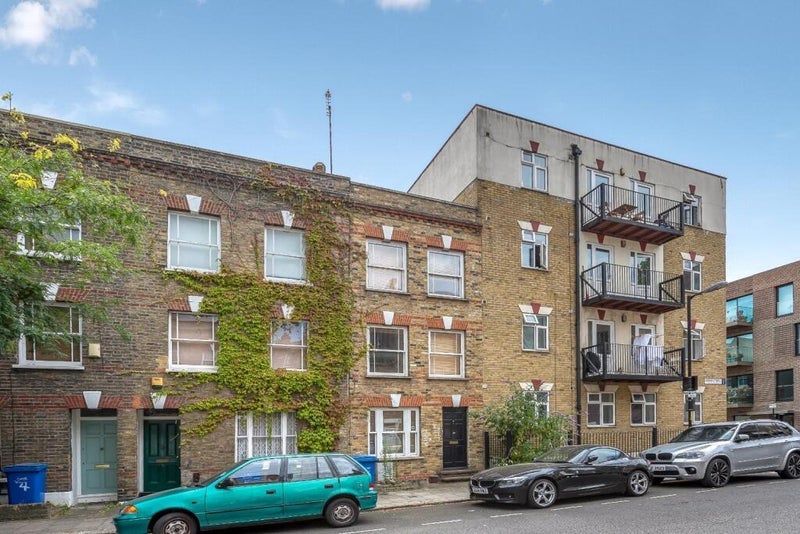 Room Henshaw Street in Greater London