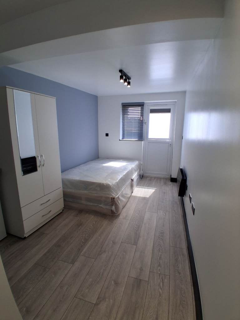 Flat Beechwood Avenue in Greater London