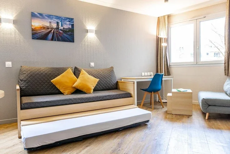 Flat Avenue Gambetta in Courbevoie
