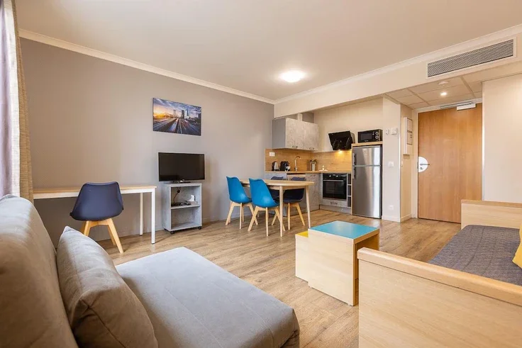 Flat Avenue Gambetta in Courbevoie