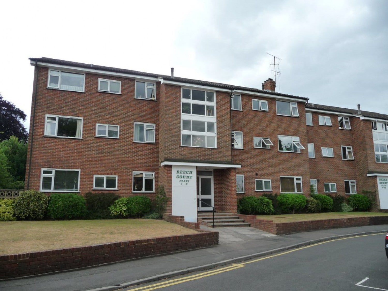 Flat Easington Place in Guildford