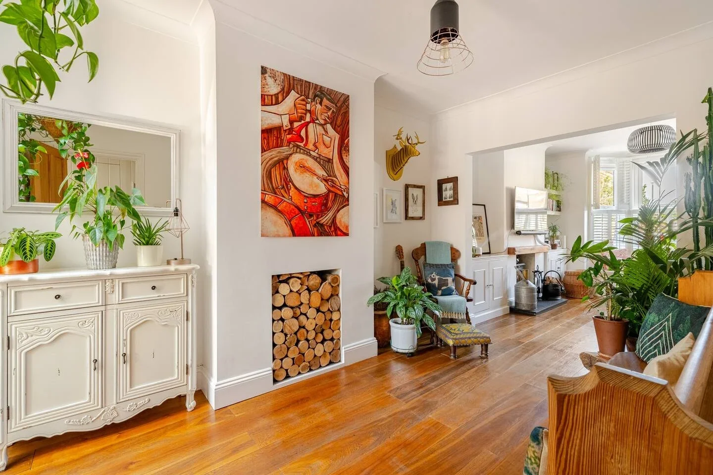 Room King's Road in Greater London