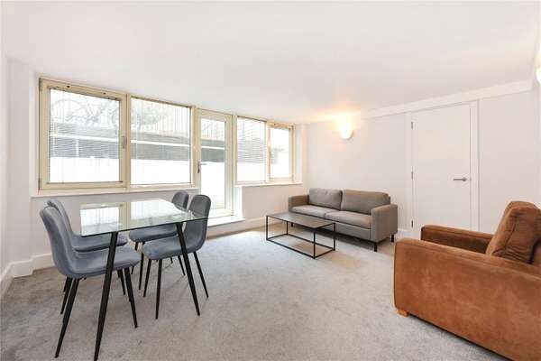 Flat Artichoke Hill in Greater London
