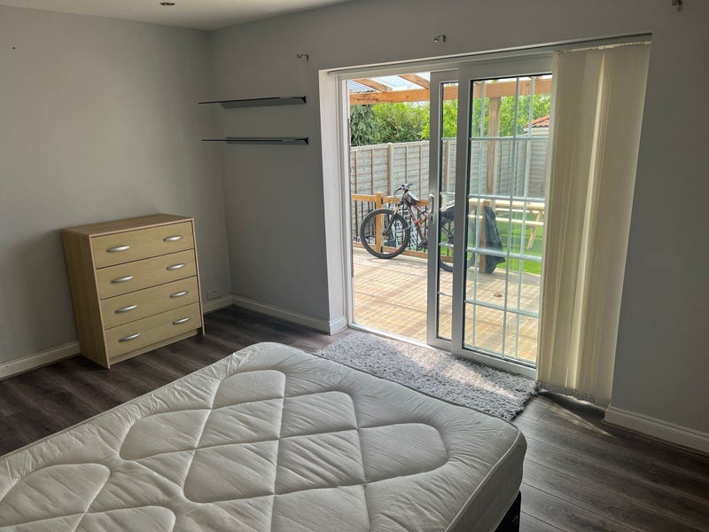 Room Gordon Road in Bristol