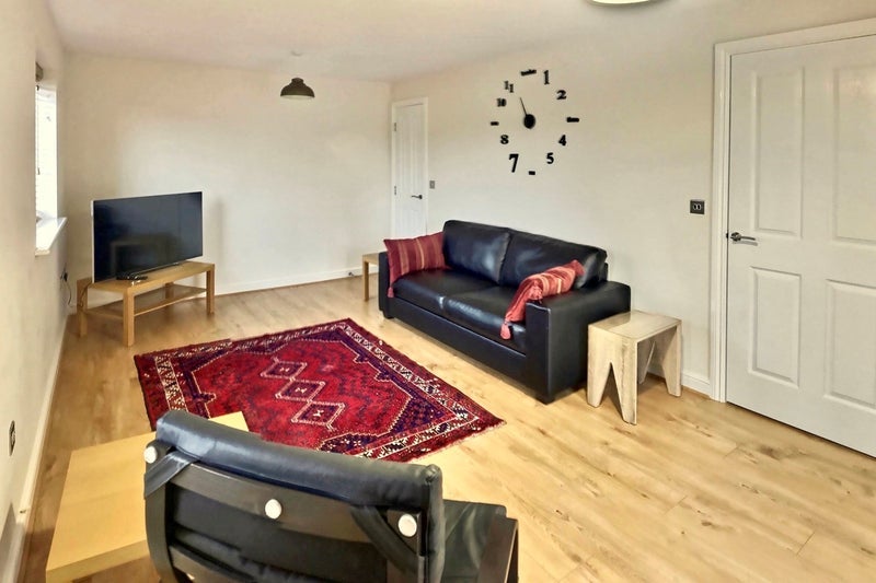 Room Greenfinch Road in Coventry