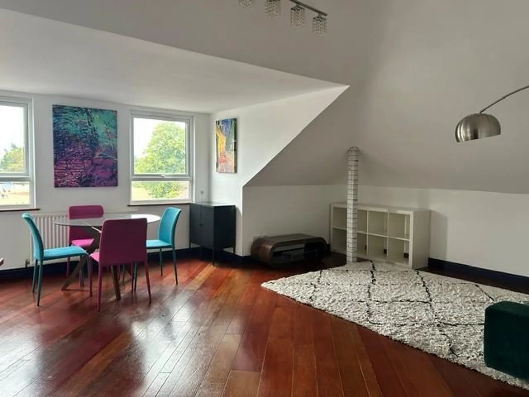 Flat Iona Crescent in Slough