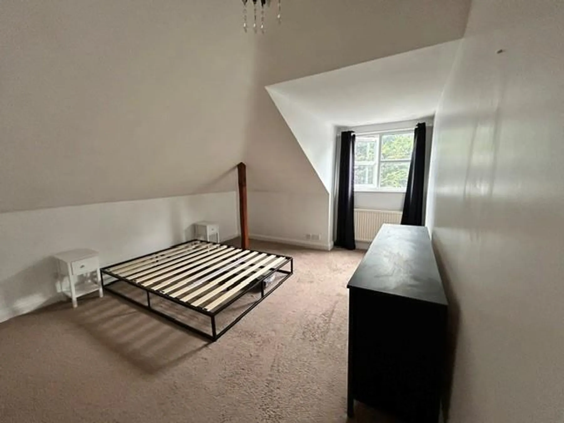Flat Iona Crescent in Slough