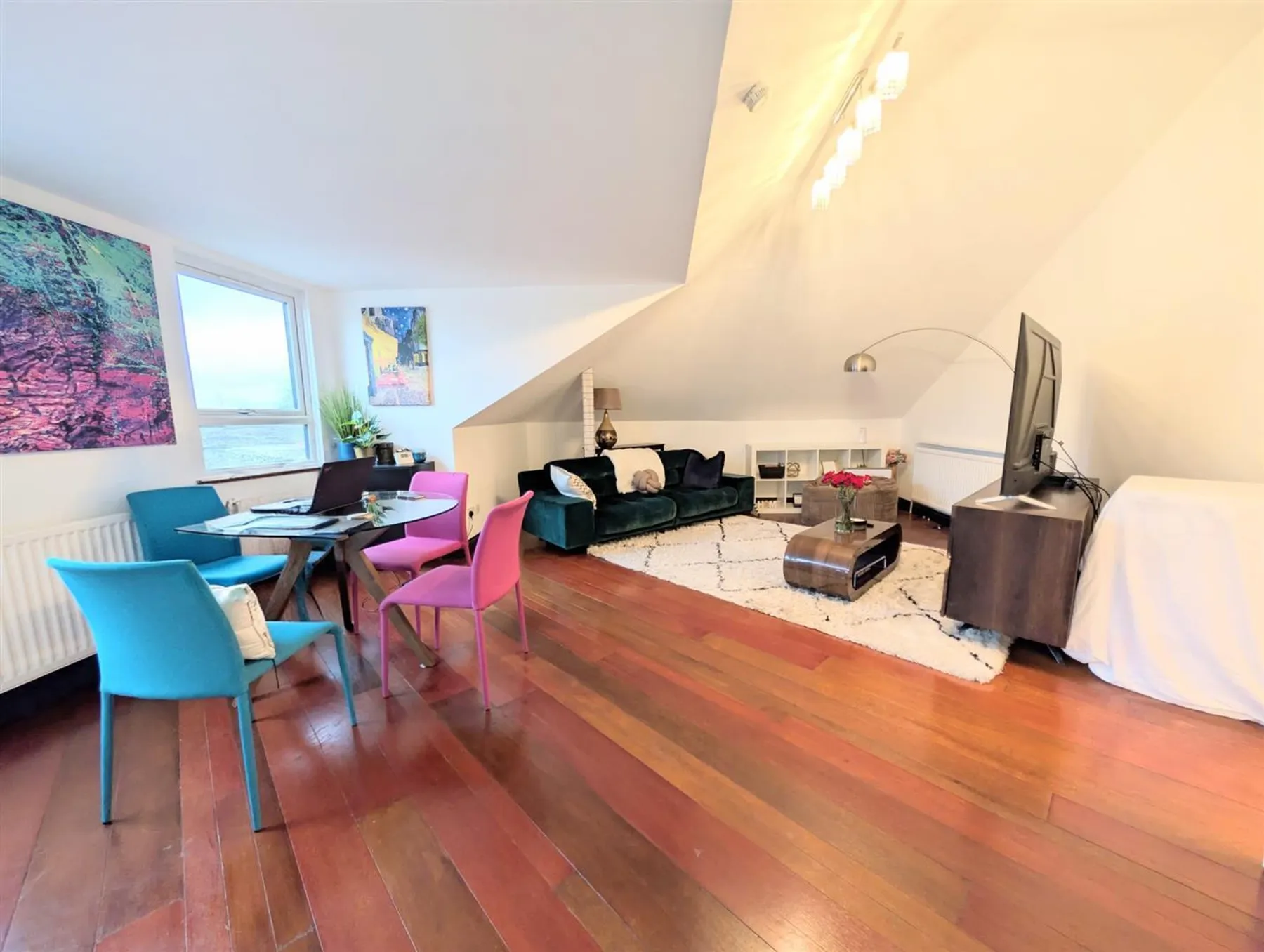 Flat Iona Crescent in Slough