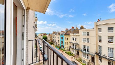 Flat Montpelier Road in Brighton