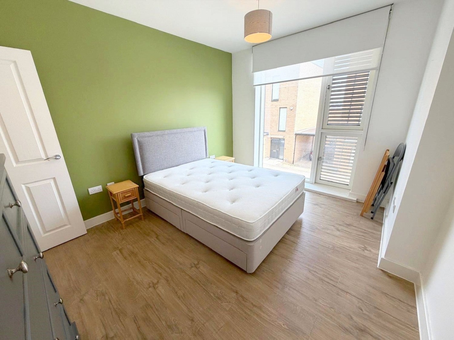Flat Henry Darlot Drive in Greater London