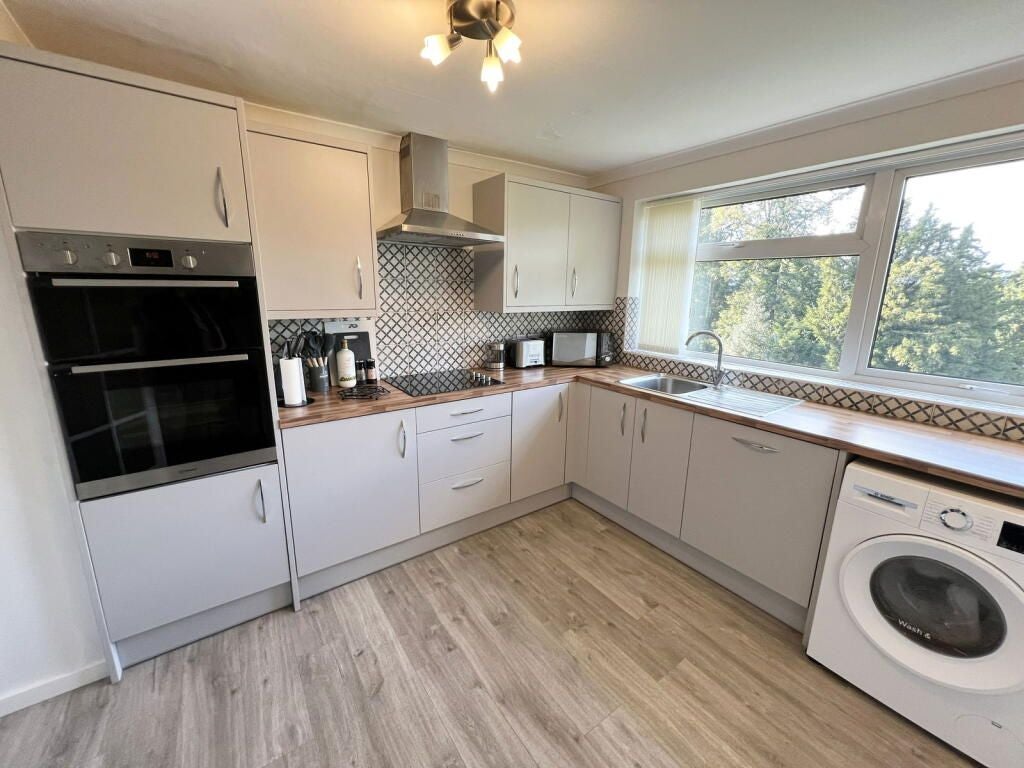 Flat Pinewood Grove in Metropolitan Borough of Solihull