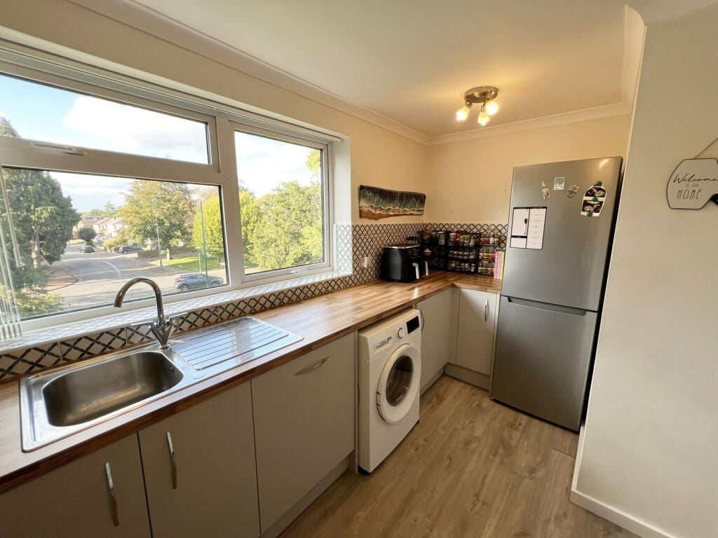 Flat Pinewood Grove in Metropolitan Borough of Solihull