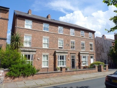Flat Manor Close in Oxton