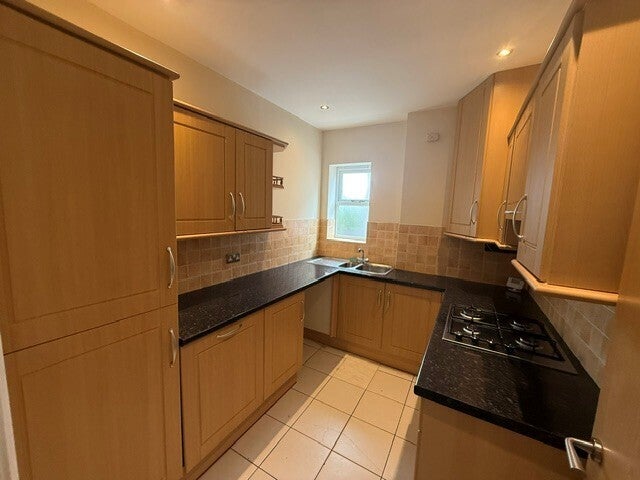 Flat Manor Close in Oxton