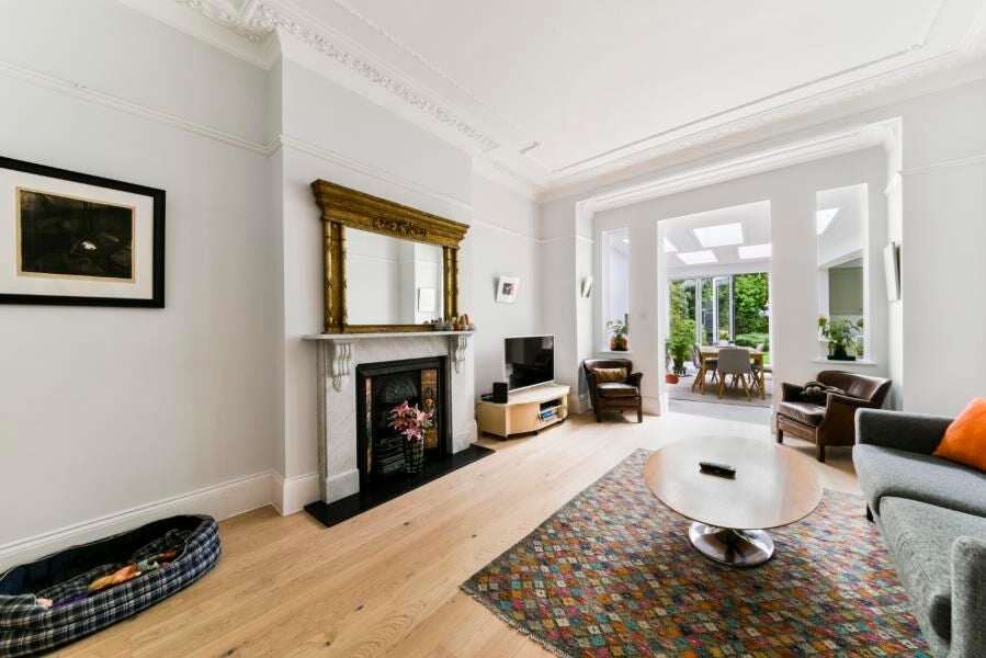Flat Downside Crescent in Greater London