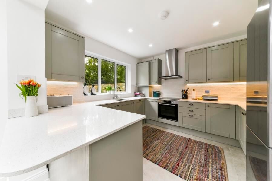 Flat Downside Crescent in Greater London