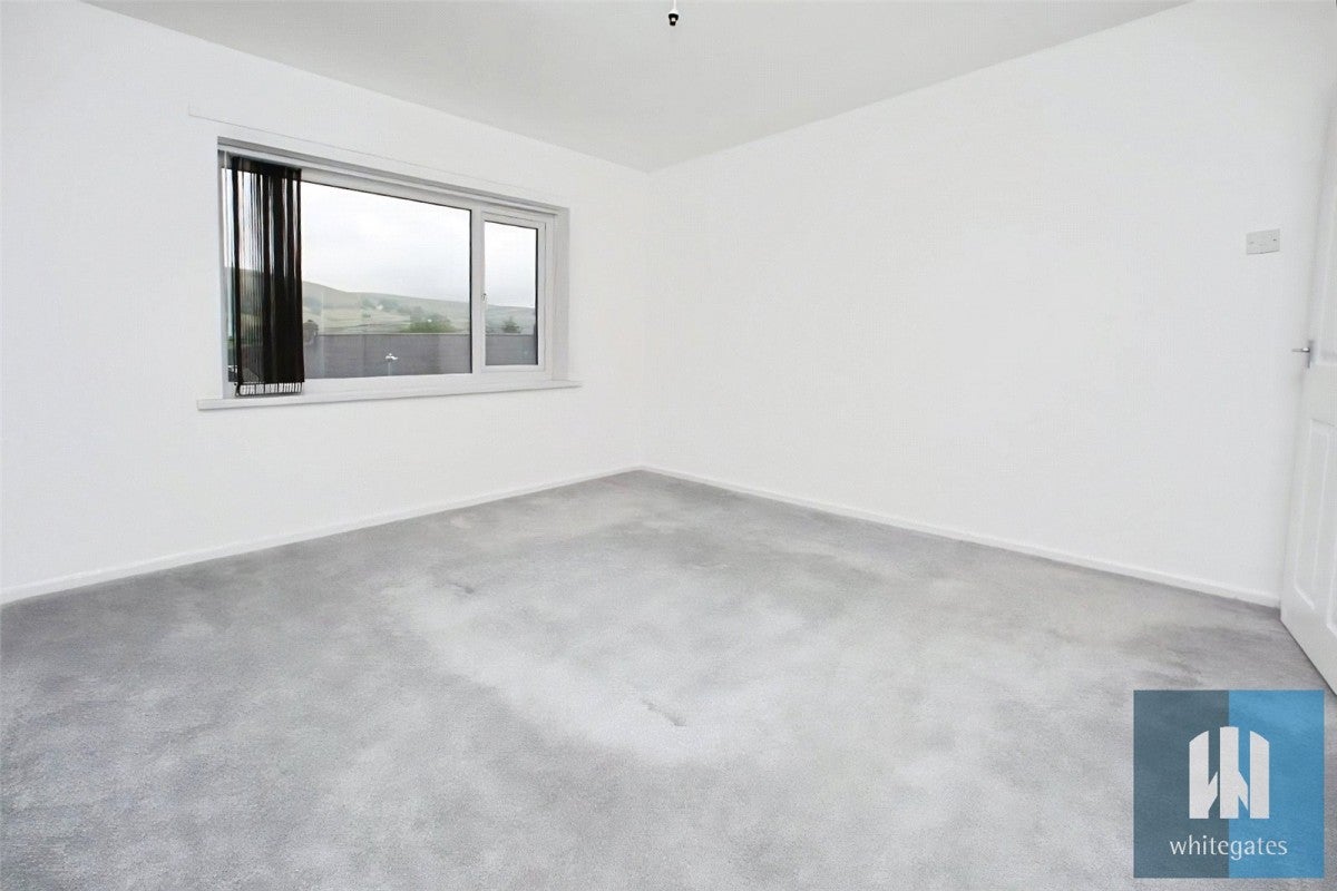 Flat Netherley Drive in Kirklees